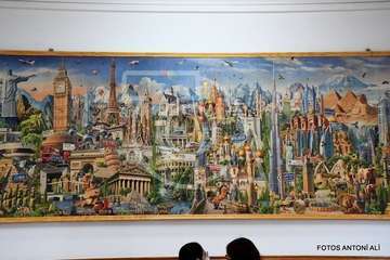 Presentanción en la sede del colectivo vecinal de Jiámar del puzzle más grande del mundo, montado por Tomás Torres/Antonio Alí.